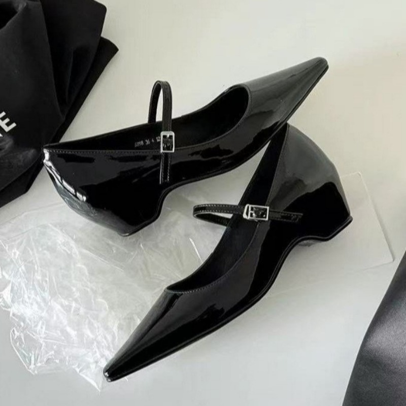 أحذية نسائية أنيقة جديدة لعام  - مراجعة Women Shoes Elegant وسعره