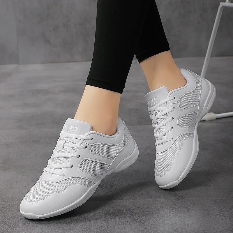 أحذية رقص للنساء باللون الأبيض - مراجعة Mesh Sneaker Women وسعره