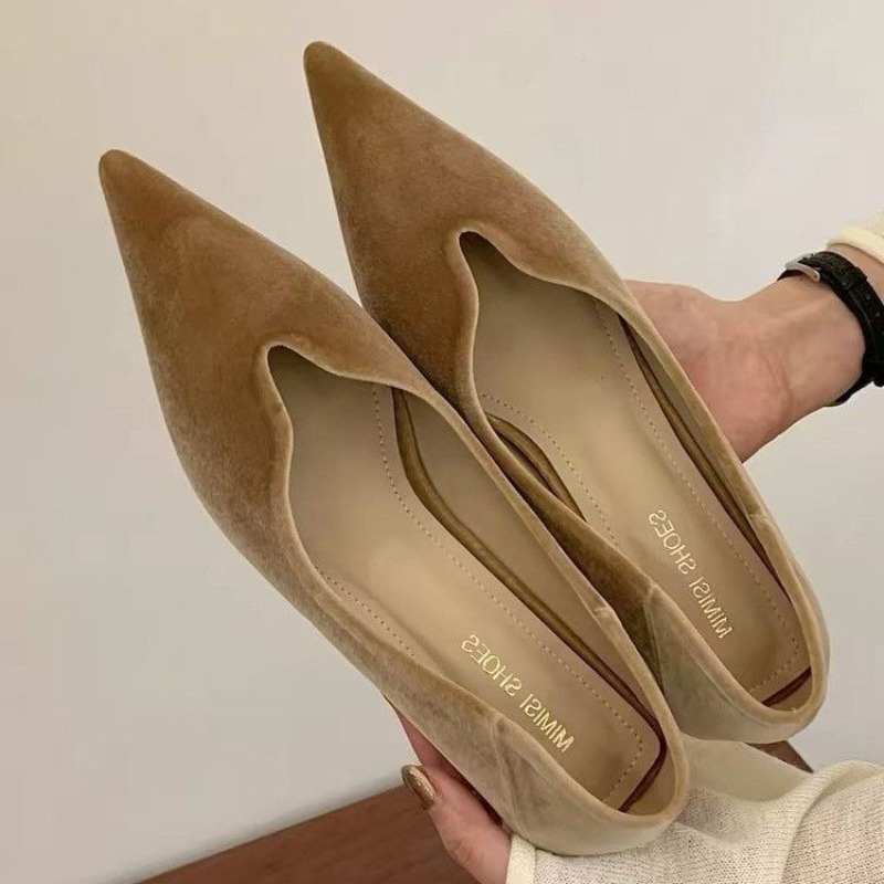 حذاء نسائي بمقدمة مدببة، بإبزي - مراجعة Women Shoes Elegant وسعره
