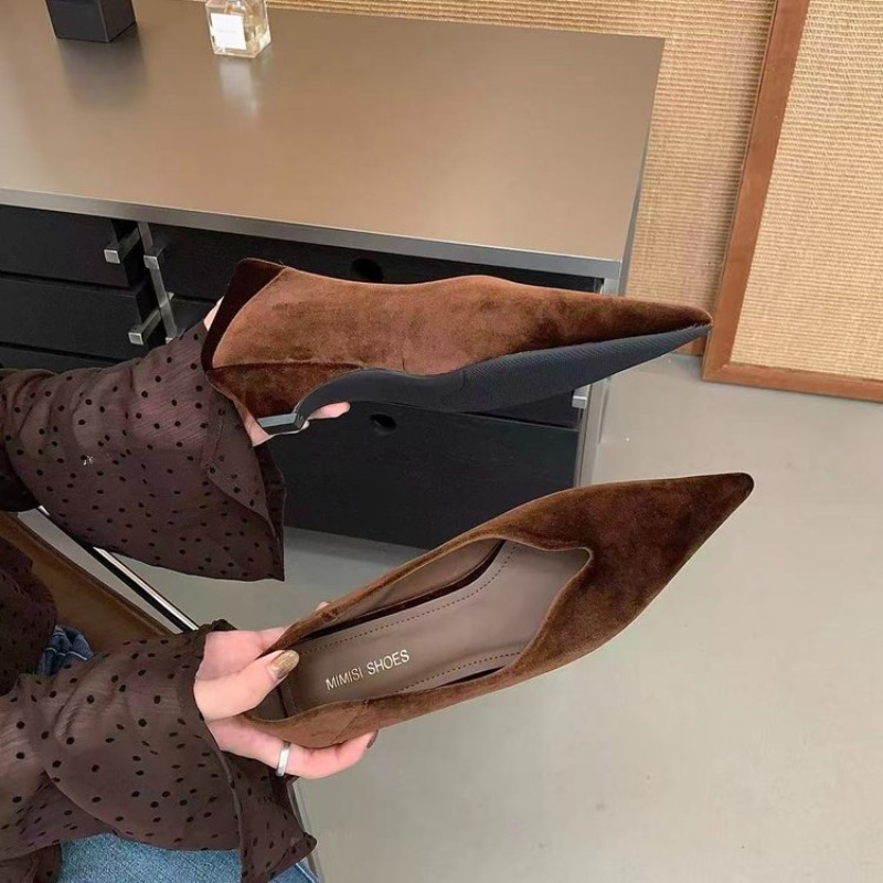 حذاء نسائي بمقدمة مدببة، بإبزي - مراجعة Women Shoes Elegant وسعره