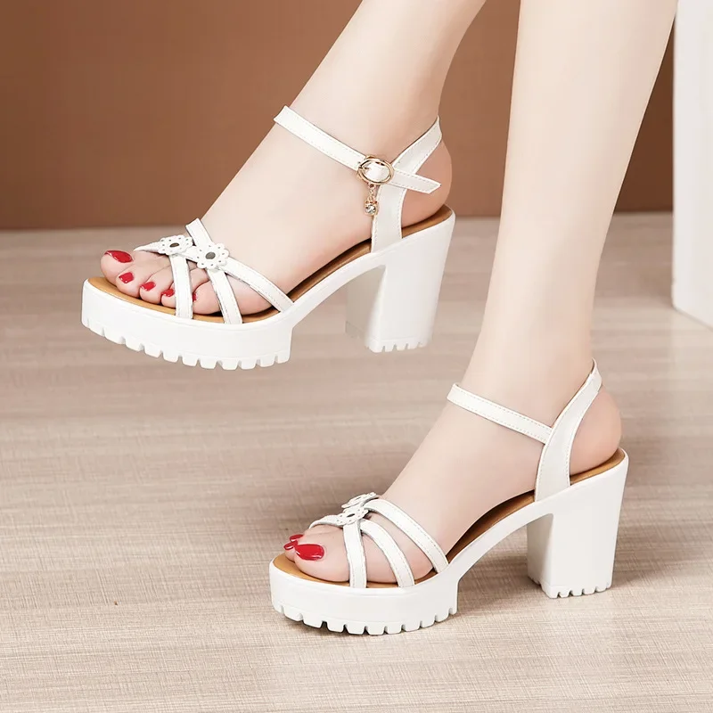 صنادل نسائية أنيقة بكعب عالٍ م - مراجعة Block Heel Ankle Boots وسعره